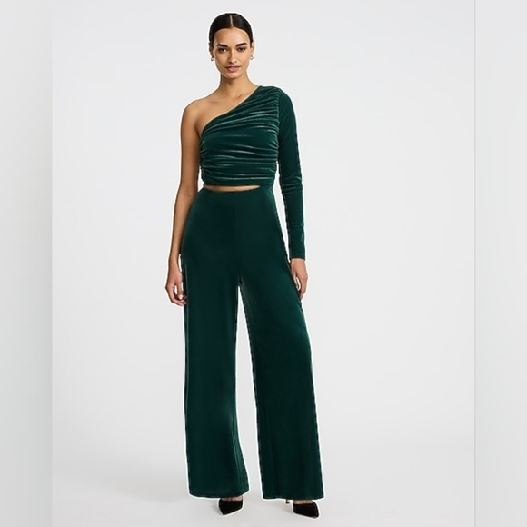 Express Pants - NWT Express Velvet One Shoulder Ruched Cutout Jumpsuit,Emerald Green,Size Small